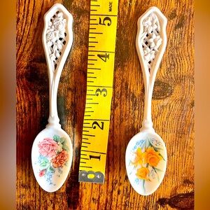 Two matte Porcelain Spoons Daffodil and Roses